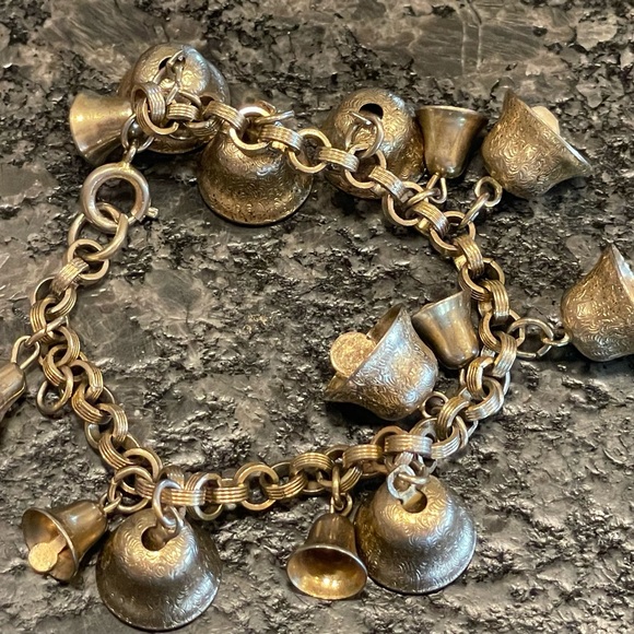 Silver bells charm bracelet - Picture 1 of 4